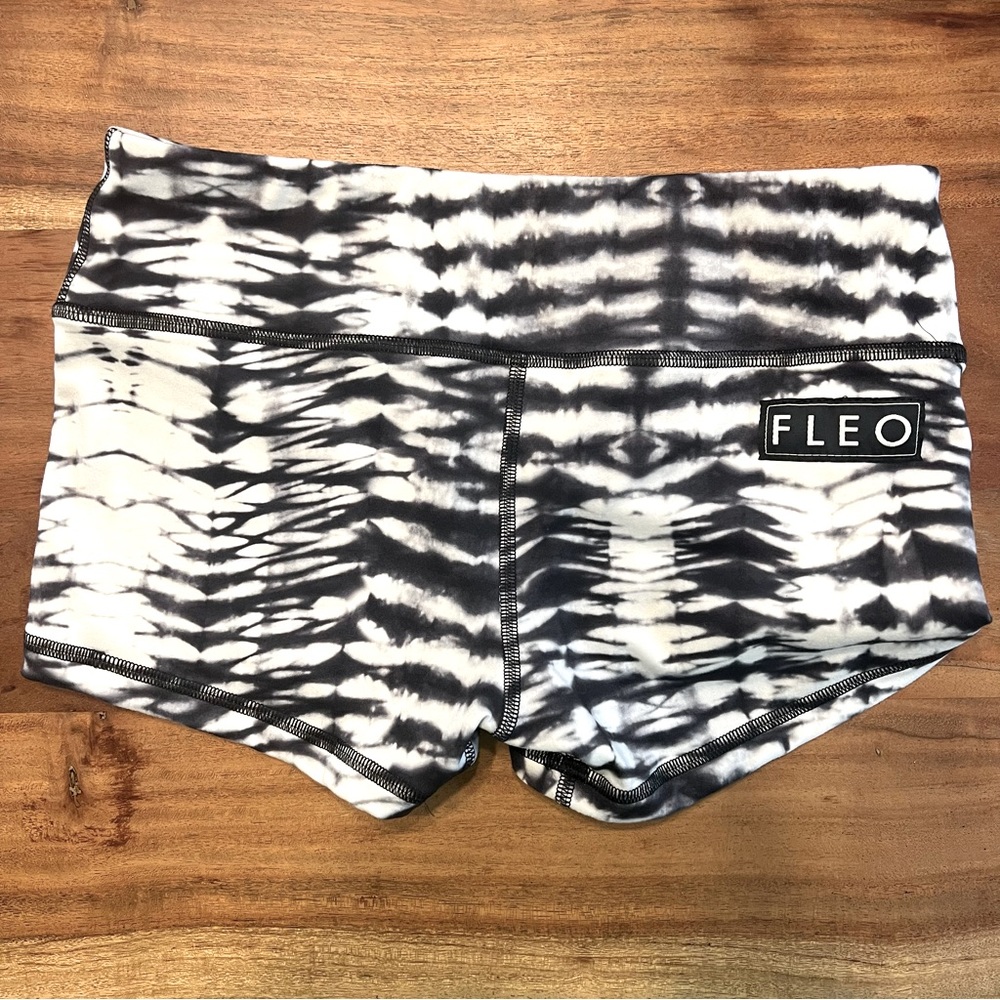 EUC Fleo shorts, Wild Black, size small